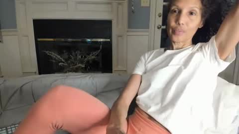 Snapshot of allgood4u chatting on March 7, 2025, 2:36 am wishlist on bio online show from March 7, 2025, 2:36 am