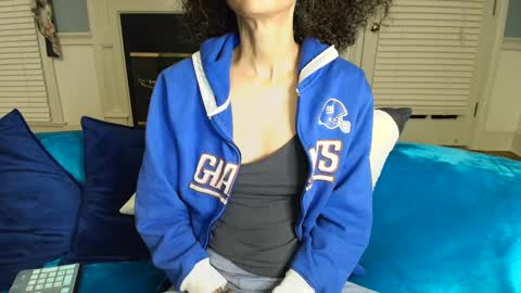 Snapshot of allgood4u chatting on September 18, 2025, 4:14 am wishlist on bio online show from September 18, 2025, 4:14 am