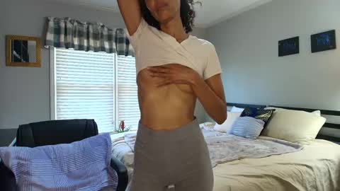 Snapshot of allgood4u chatting on September 22, 2025, 5:15 pm wishlist on bio online show from September 22, 2025, 5:15 pm