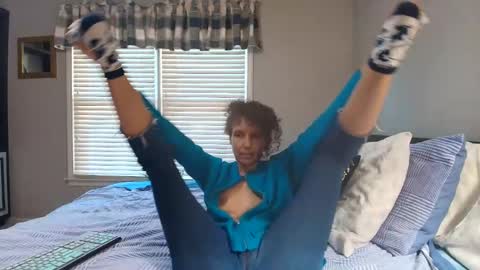 Snapshot of allgood4u chatting on October 23, 2025, 9:24 pm wishlist on bio online show from October 23, 2025, 9:24 pm