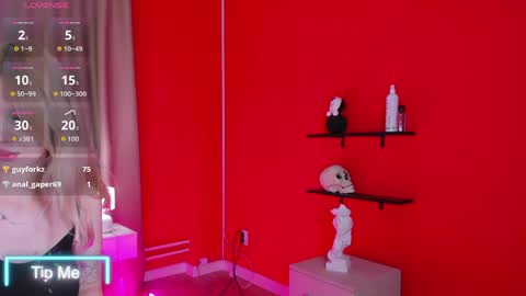 alli_aster online show from May 6, 2026, 1:36 am