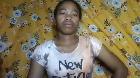Snapshot of alliciax632770q chatting on May 25, 2026, 12:27 am alliciax632770q online show from May 25, 2026, 12:27 am