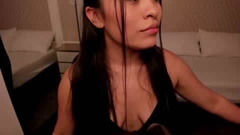 Snapshot of allie_bruce chatting on July 16, 2026, 8:04 pm A L L I E online show from July 16, 2026, 8:04 pm