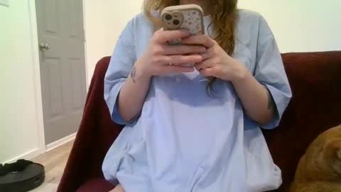 Snapshot of alliebearx chatting on February 18, 2025, 6:37 pm alliebearx online show from February 18, 2025, 6:37 pm