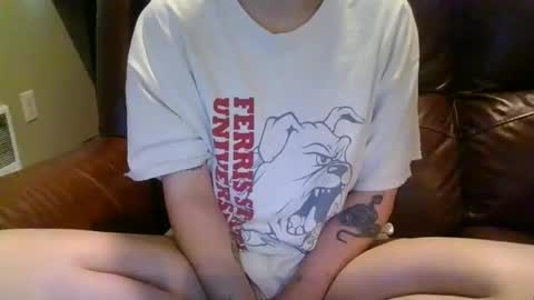 alliebearx online show from February 13, 2026, 4:19 am