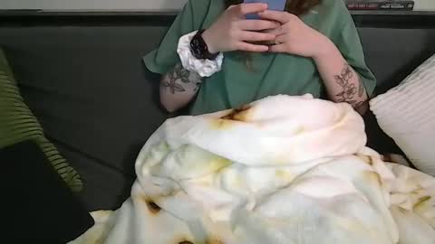 alliebearx online show from May 1, 2026, 5:01 am