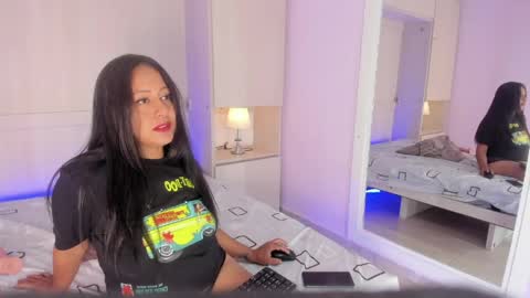 Snapshot of alliebennet chatting on May 8, 2026, 8:58 pm ALISON online show from May 8, 2026, 8:58 pm