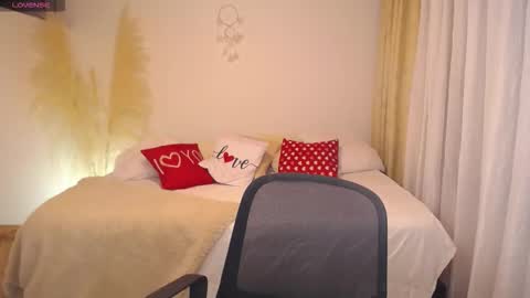 Snapshot of allierose_ chatting on March 5, 2026, 6:37 pm Allie online show from March 5, 2026, 6:37 pm