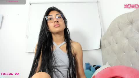 Snapshot of allison_18_ chatting on January 14, 2025, 10:27 am Nana online show from January 14, 2025, 10:27 am