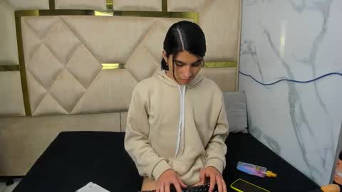 Snapshot of allison_69ts chatting on September 15, 2025, 10:32 pm allison_69ts online show from September 15, 2025, 10:32 pm