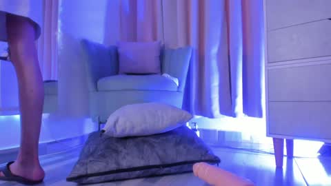 Snapshot of allison_alahia chatting on February 5, 2025, 6:59 pm Allison online show from February 5, 2025, 6:59 pm