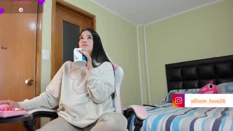 Snapshot of allison_love chatting on October 23, 2025, 12:04 pm allison online show from October 23, 2025, 12:04 pm