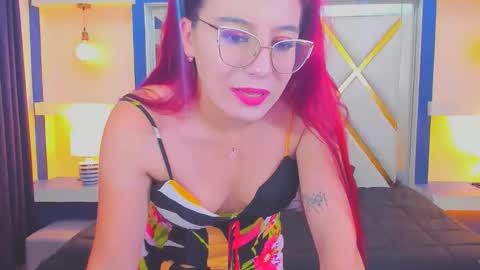 Snapshot of allisonlove_88 chatting on November 13, 2025, 5:06 am ALLISON online show from November 13, 2025, 5:06 am