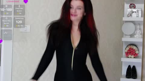 Snapshot of allisonn223 chatting on February 17, 2025, 7:53 pm Deea online show from February 17, 2025, 7:53 pm