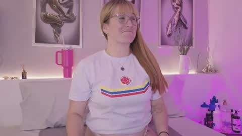 Snapshot of allisonroberts_ chatting on June 23, 2026, 7:01 pm Alli online show from June 23, 2026, 7:01 pm
