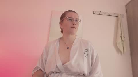 Snapshot of allisonroberts_ chatting on July 19, 2026, 9:02 am Alli online show from July 19, 2026, 9:02 am