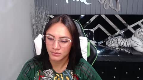 Snapshot of allisson_a chatting on February 6, 2025, 9:32 am Allisson online show from February 6, 2025, 9:32 am