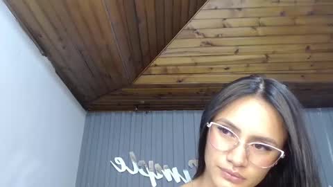 Snapshot of allisson_a chatting on February 8, 2025, 9:35 am Allisson online show from February 8, 2025, 9:35 am