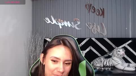 Snapshot of allisson_a chatting on February 11, 2025, 9:42 am Allisson online show from February 11, 2025, 9:42 am