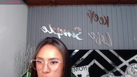 Snapshot of allisson_a chatting on February 12, 2025, 9:42 am Allisson online show from February 12, 2025, 9:42 am