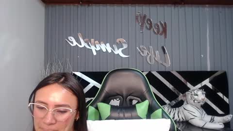 Snapshot of allisson_a chatting on February 25, 2025, 6:36 am Allisson online show from February 25, 2025, 6:36 am