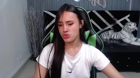 Snapshot of allisson_a chatting on March 7, 2025, 9:51 am Allisson online show from March 7, 2025, 9:51 am