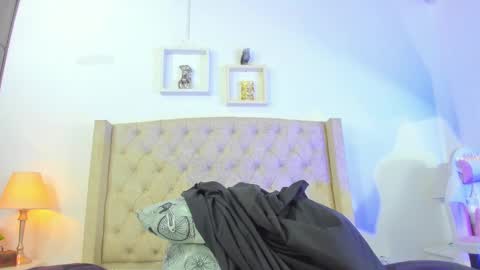 Snapshot of allisson_m chatting on February 18, 2025, 12:06 pm allisson online show from February 18, 2025, 12:06 pm