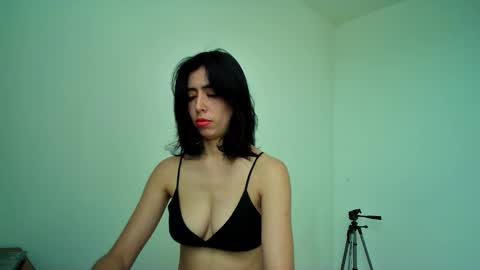 Snapshot of allisson_rose chatting on September 15, 2025, 7:47 pm Alli online show from September 15, 2025, 7:47 pm