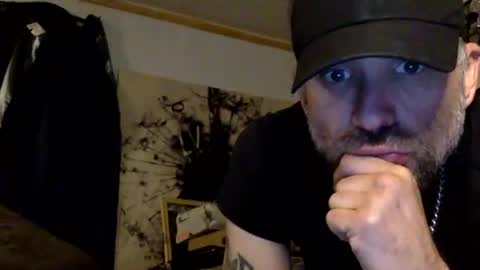 Snapshot of allitrunnin chatting on December 4, 2025, 6:44 am allitrunnin online show from December 4, 2025, 6:44 am