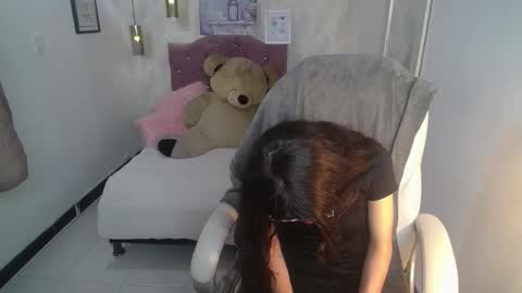 Snapshot of alllyson_ chatting on November 28, 2025, 8:22 pm alison online show from November 28, 2025, 8:22 pm