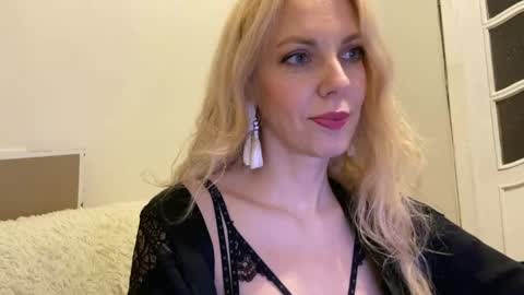 Nika online show from May 31, 2026, 6:04 pm