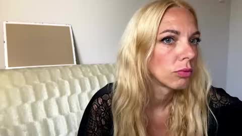 Snapshot of allmaybe chatting on July 20, 2026, 3:47 pm Nika online show from July 20, 2026, 3:47 pm