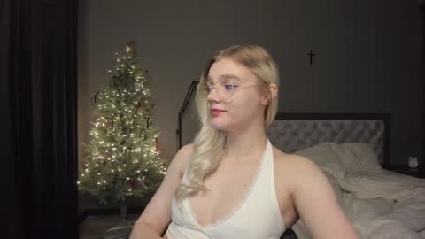 ALOTROPP NOT BABY online show from January 4, 2025, 7:44 pm