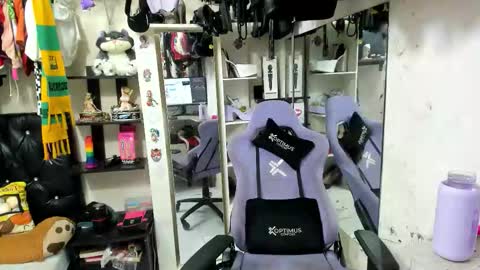 Snapshot of allsson_miller chatting on November 11, 2025, 10:10 pm allsson_miller online show from November 11, 2025, 10:10 pm