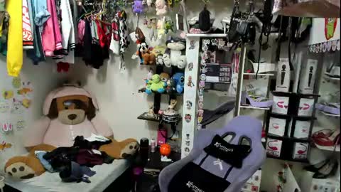 allsson_miller online show from July 12, 2026, 8:33 pm