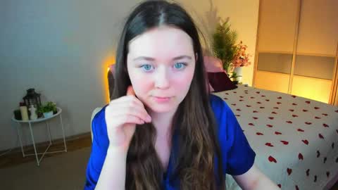alluringeyess online show from May 14, 2026, 5:09 pm