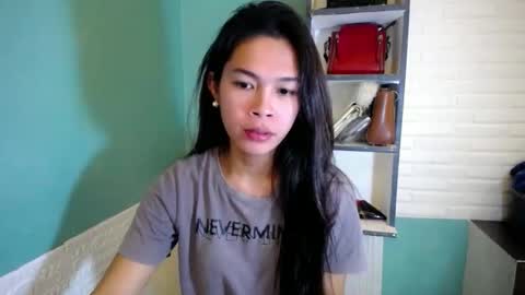 Snapshot of alluringhotwoman_xx chatting on March 26, 2026, 1:01 am Call me Baby online show from March 26, 2026, 1:01 am