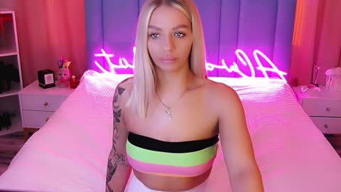 Snapshot of allwayshottt chatting on January 14, 2025, 3:01 am AlwaysHot online show from January 14, 2025, 3:01 am