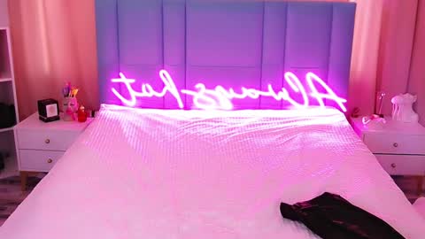 Snapshot of allwayshottt chatting on January 17, 2025, 5:11 am AlwaysHot online show from January 17, 2025, 5:11 am