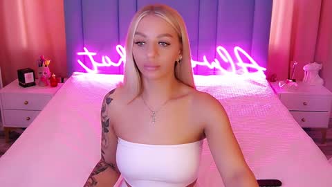 Snapshot of allwayshottt chatting on February 2, 2025, 3:21 am AlwaysHot online show from February 2, 2025, 3:21 am