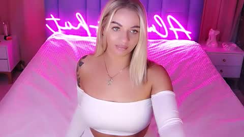 Snapshot of allwayshottt chatting on November 25, 2025, 2:44 am AlwaysHot online show from November 25, 2025, 2:44 am