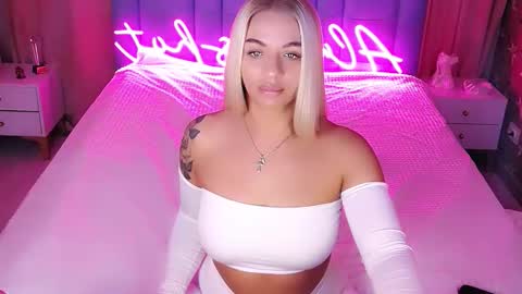 Snapshot of allwayshottt chatting on November 26, 2025, 2:23 am AlwaysHot online show from November 26, 2025, 2:23 am