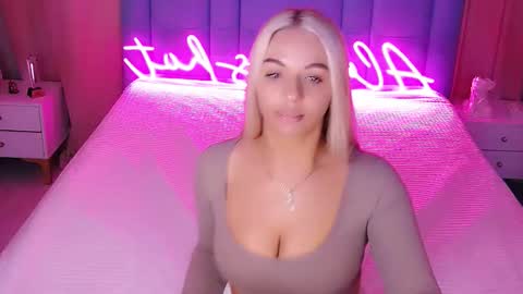 Snapshot of allwayshottt chatting on November 30, 2025, 2:37 am AlwaysHot online show from November 30, 2025, 2:37 am