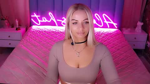 AlwaysHot online show from February 26, 2026, 2:10 am