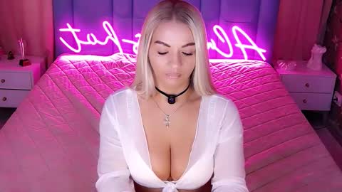 AlwaysHot online show from March 13, 2026, 2:29 am