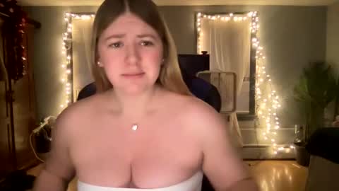 allyanalangel online show from February 13, 2025, 10:43 pm