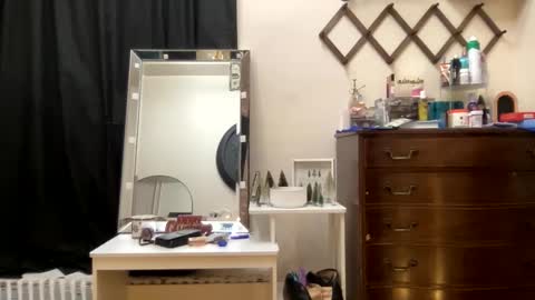 allyanalangel online show from December 4, 2025, 6:44 am