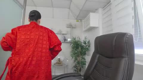         online show from May 28, 2026, 1:41 pm