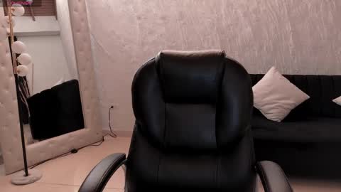 Snapshot of allyjensen chatting on May 23, 2026, 10:08 am Alisson online show from May 23, 2026, 10:08 am
