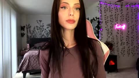 Snapshot of allyoursss1212 chatting on March 5, 2025, 11:05 pm Ally Girl In Her Ally World online show from March 5, 2025, 11:05 pm